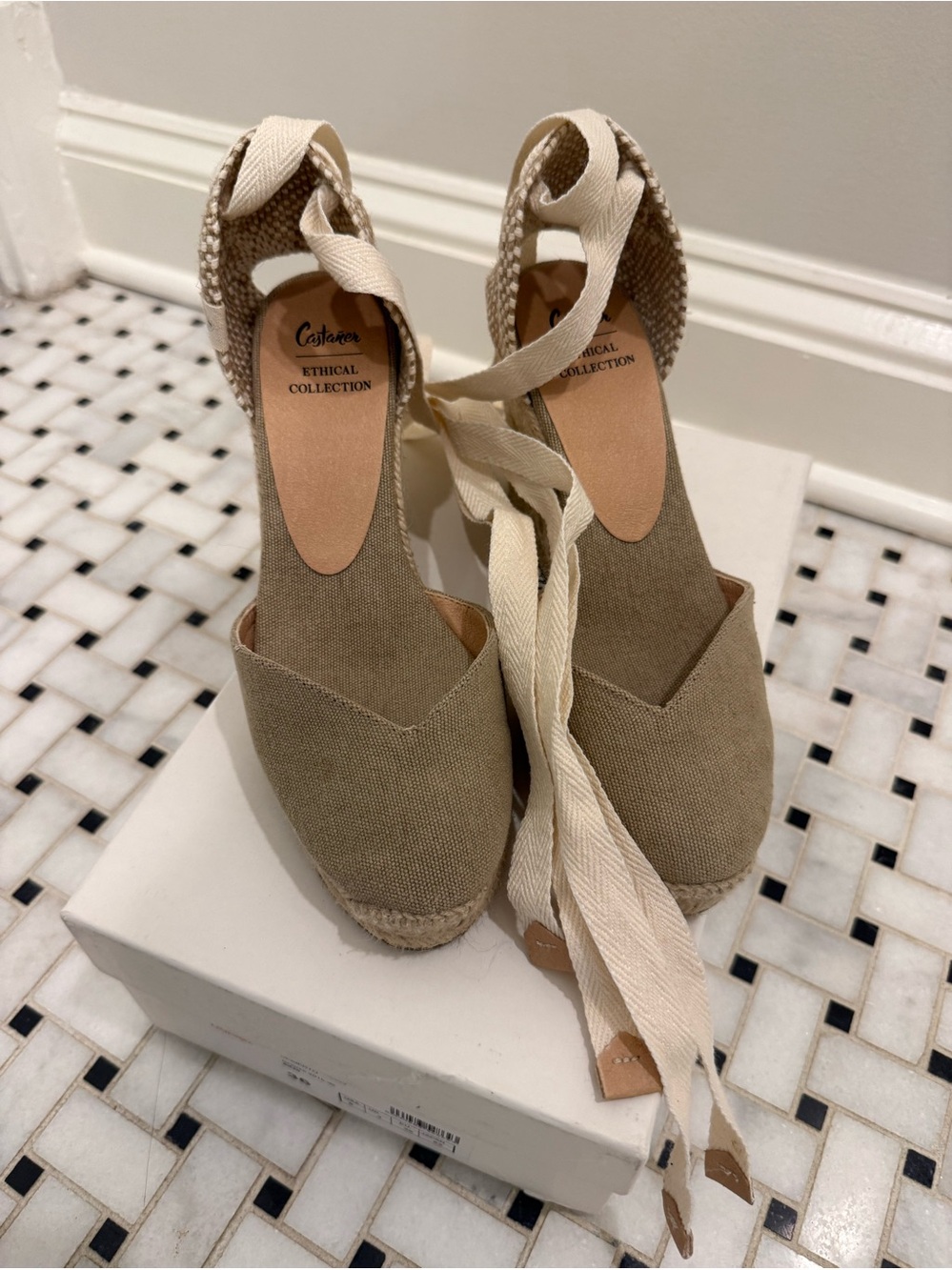Castaner wedges